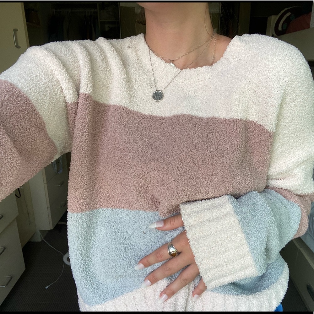 Comfy & super fuzzy sweater